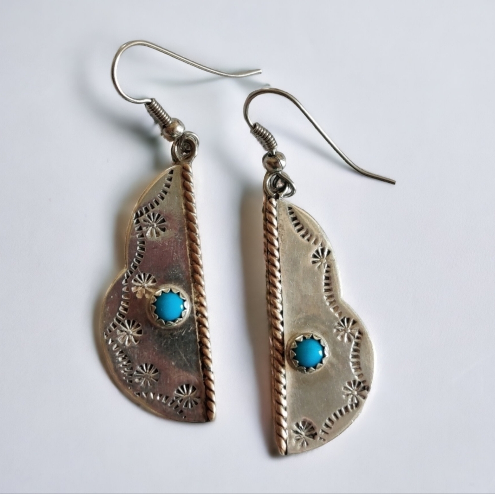 Vintage Sterling Navajo signed sleeping beauty turquoise earrings - Picture 1 of 9